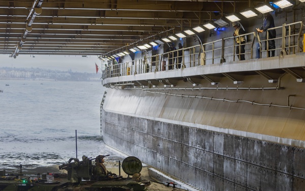 QUART 26.2: 3rd AA Bn. conduct Ship to Ship operations aboard USS Makin Island