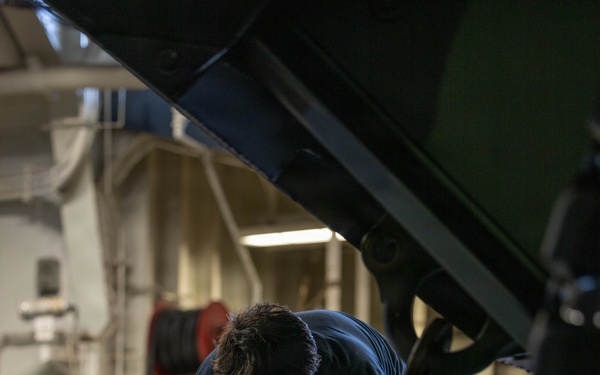 QUART 26.2: 3rd AA Bn. conduct Ship to Ship operations aboard USS Makin Island