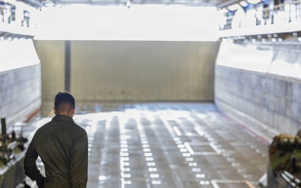 QUART 26.2: 3rd AA Bn. conduct Ship to Ship operations aboard USS Makin Island