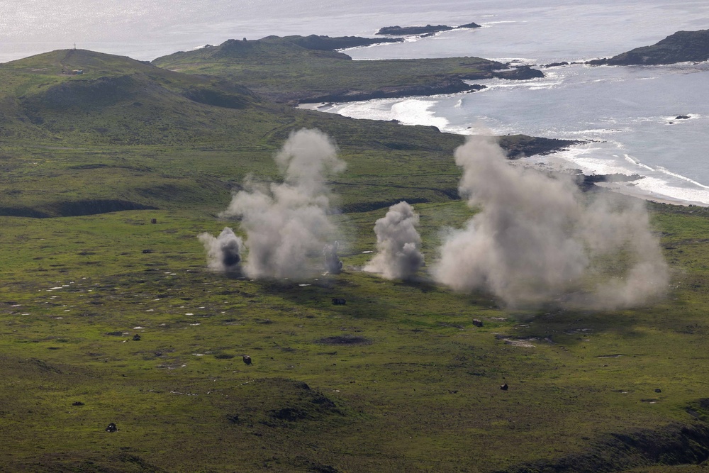 11th MEU Marines Conduct Artillery Live-Fire Training