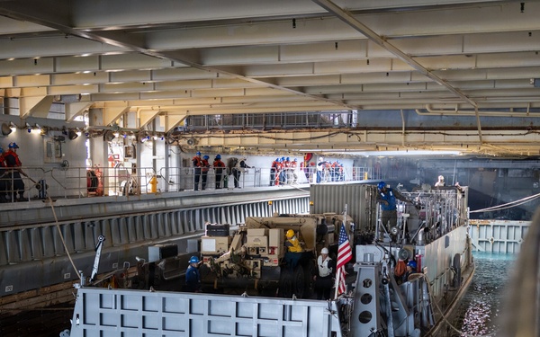 11th MEU Marines, Sailors Conduct Well-Deck Operations Aboard USS Comstock