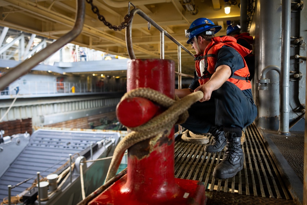 11th MEU Marines, Sailors Conduct Well-Deck Operations Aboard USS Comstock