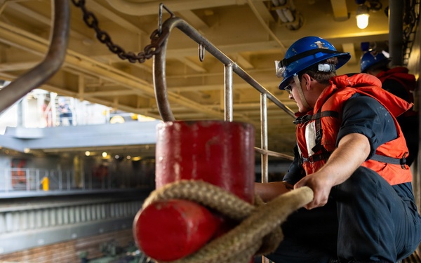 11th MEU Marines, Sailors Conduct Well-Deck Operations Aboard USS Comstock