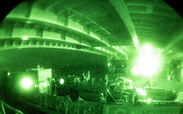 11th MEU Marines, Sailors Conduct Well-Deck Operations Aboard USS Comstock