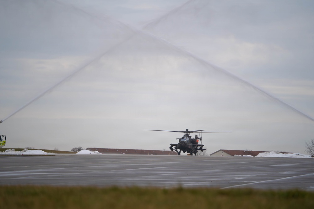 Apache pilot completes final flight in Germany after 21-year career