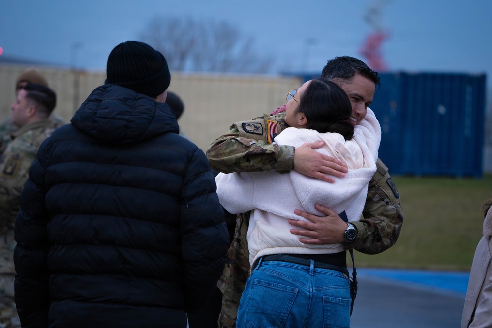 Apache pilot completes final flight in Germany after 21-year career