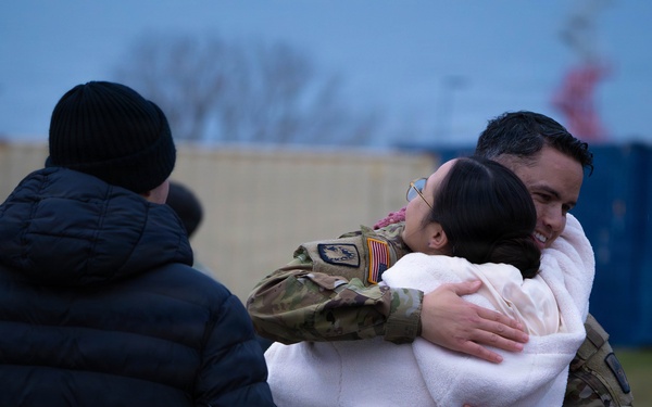 Apache pilot completes final flight in Germany after 21-year career