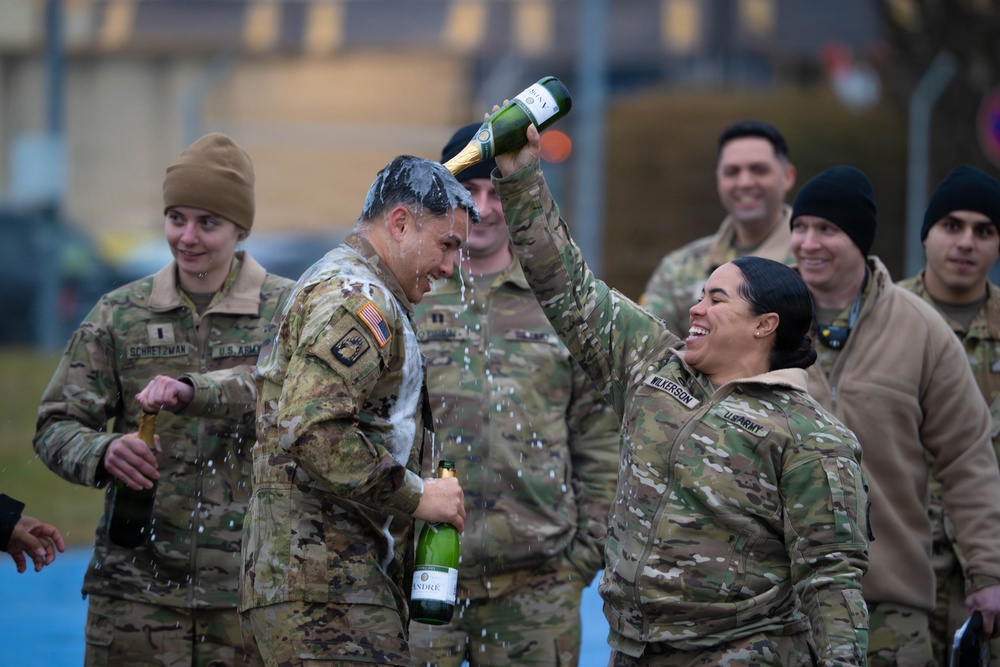 Apache pilot completes final flight in Germany after 21-year career