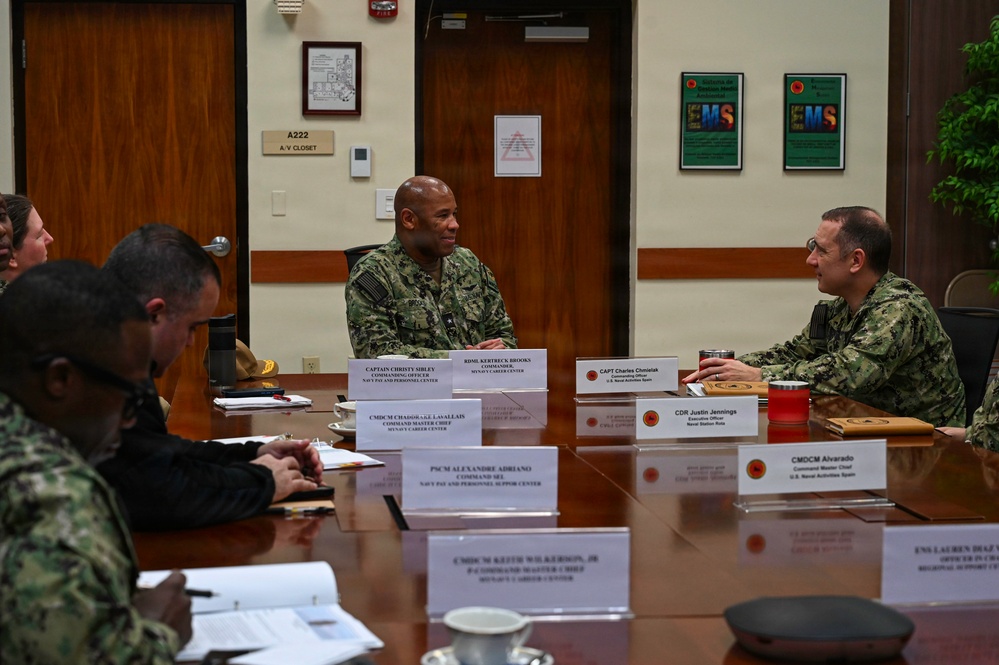 MyNavy Career Center Commander visits NAVSTA Rota