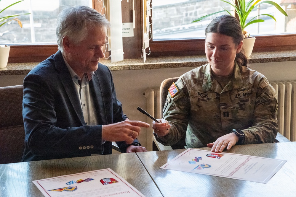 7ATC HHC Signs Partnership Agreement with City of Flossenburg