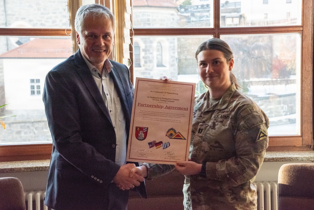 7ATC HHC Signs Partnership Agreement with City of Flossenburg