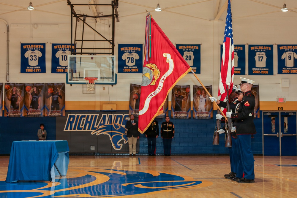 VMM-261 Adopts Richlands High School