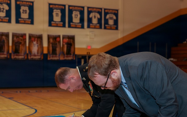 VMM-261 Adopts Richlands High School