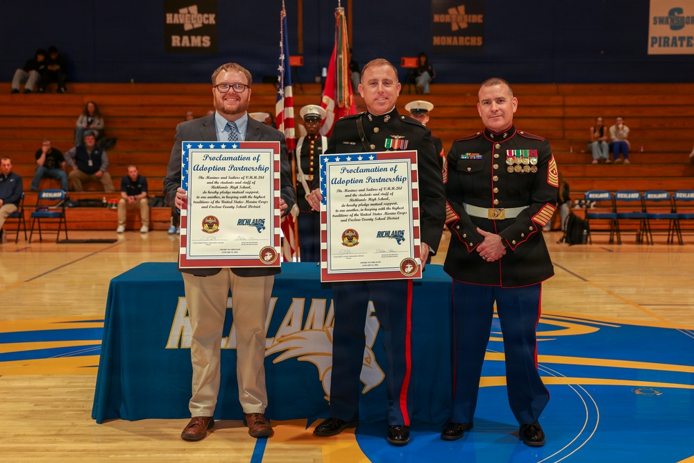 VMM-261 Adopts Richlands High School