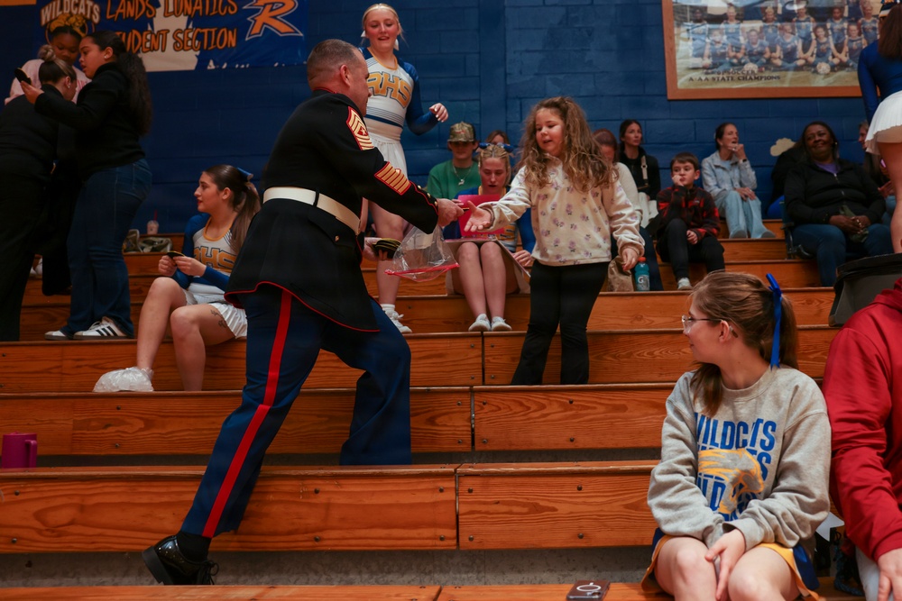 VMM-261 Adopts Richlands High School