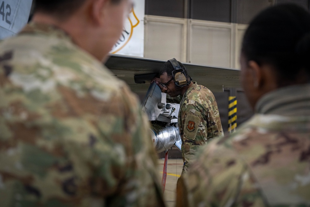 480th FGS Airmen demonstrate teamwork during quarterly load competition