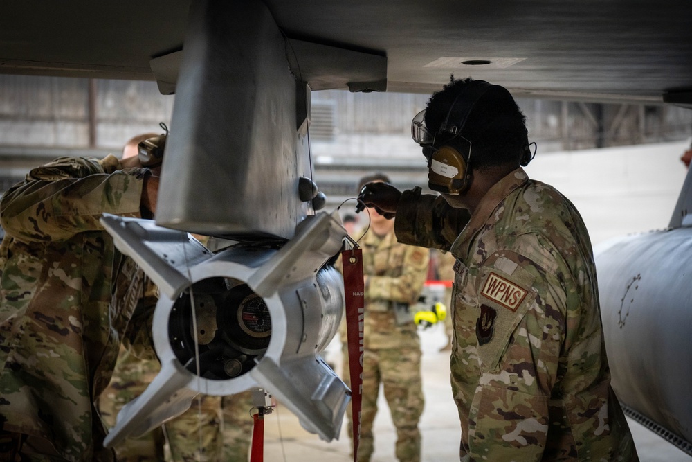 480th FGS Airmen demonstrate teamwork during quarterly load competition