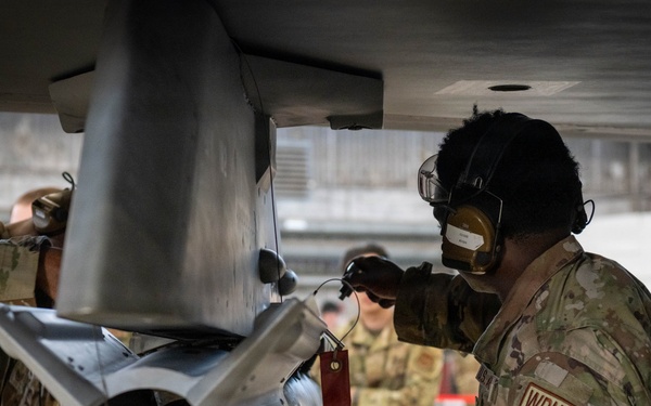 480th FGS Airmen demonstrate teamwork during quarterly load competition