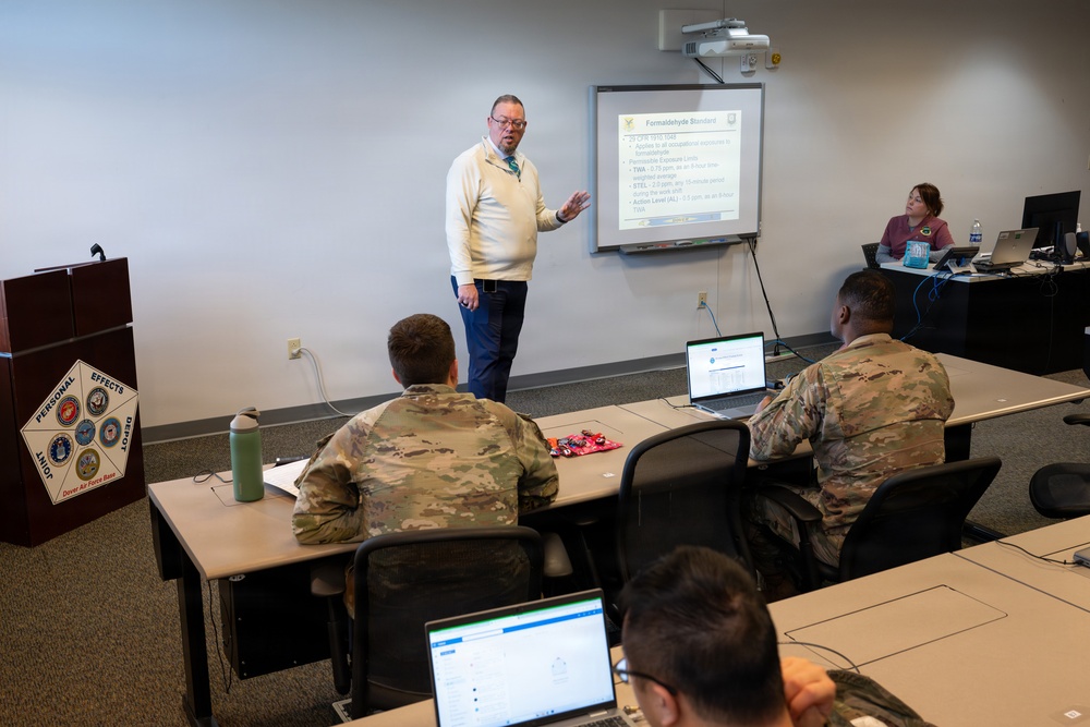 Army Reserve Soldiers Participate in Unlicensed Support Technician Training at Dover AFB