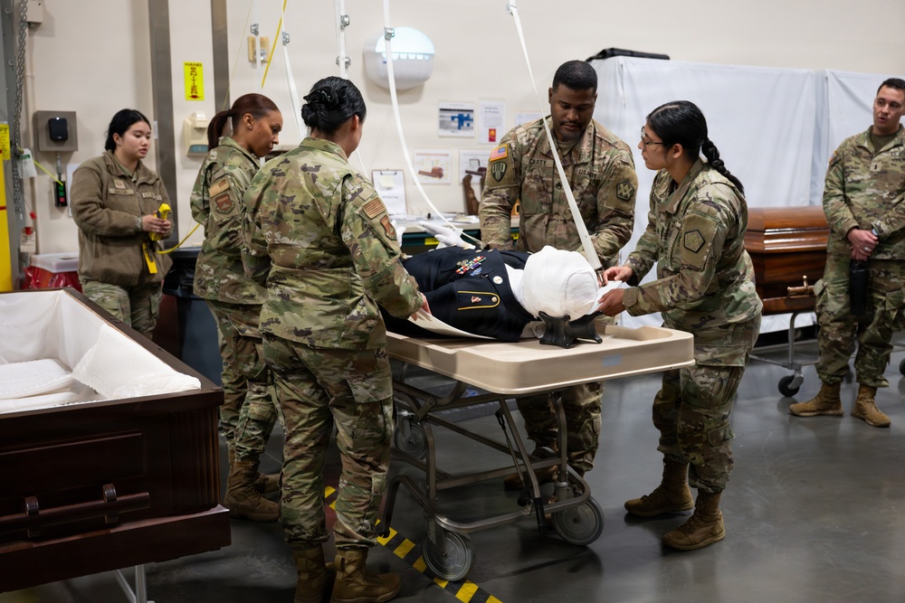 Army Reserve Soldiers Participate in Unlicensed Support Technician Training at Dover AFB