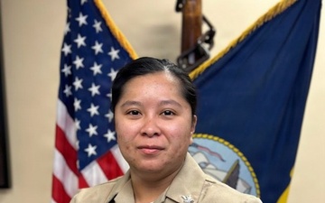 Houston Native Serves Navy Reserve Community