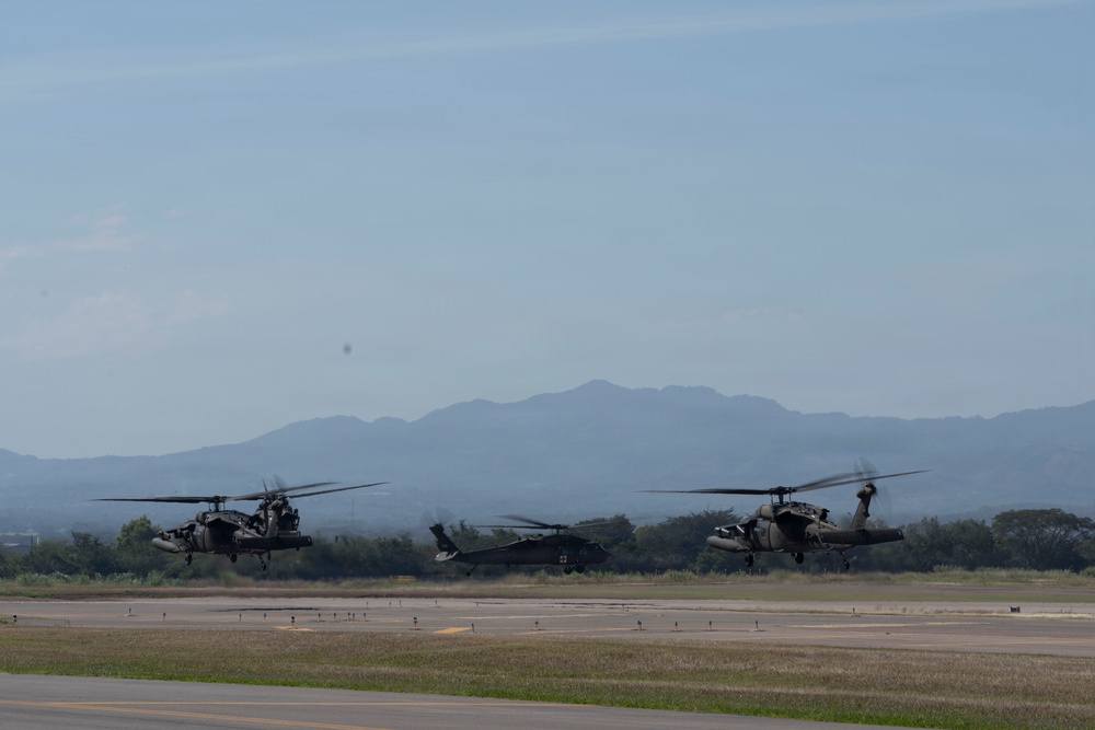 JTF-Bravo Aircraft Support U.S.– Panama Effort to Strengthen Interoperability in Jungle Training