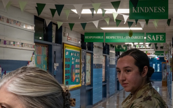 Crows visit Shalimar Elementary for Literacy Week