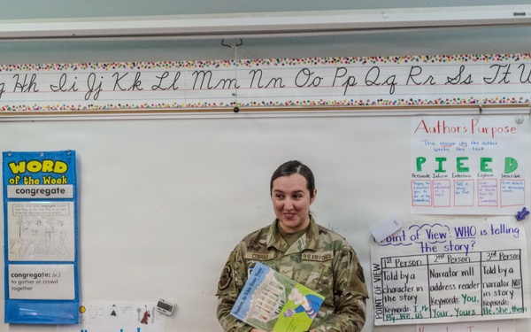 Crows visit Shalimar Elementary for Literacy Week