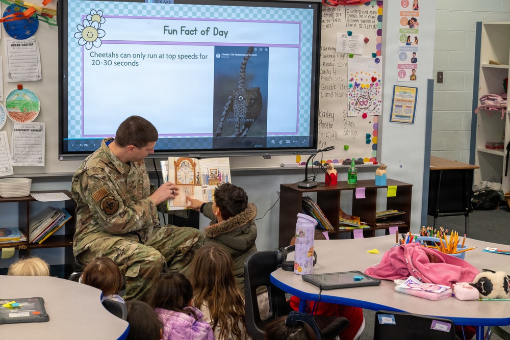 Crows visit Shalimar Elementary for Literacy Week