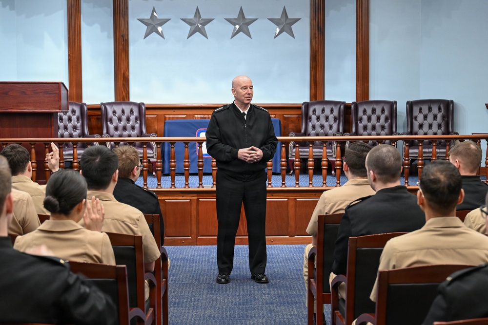 Admiral Houston visits NNPTC