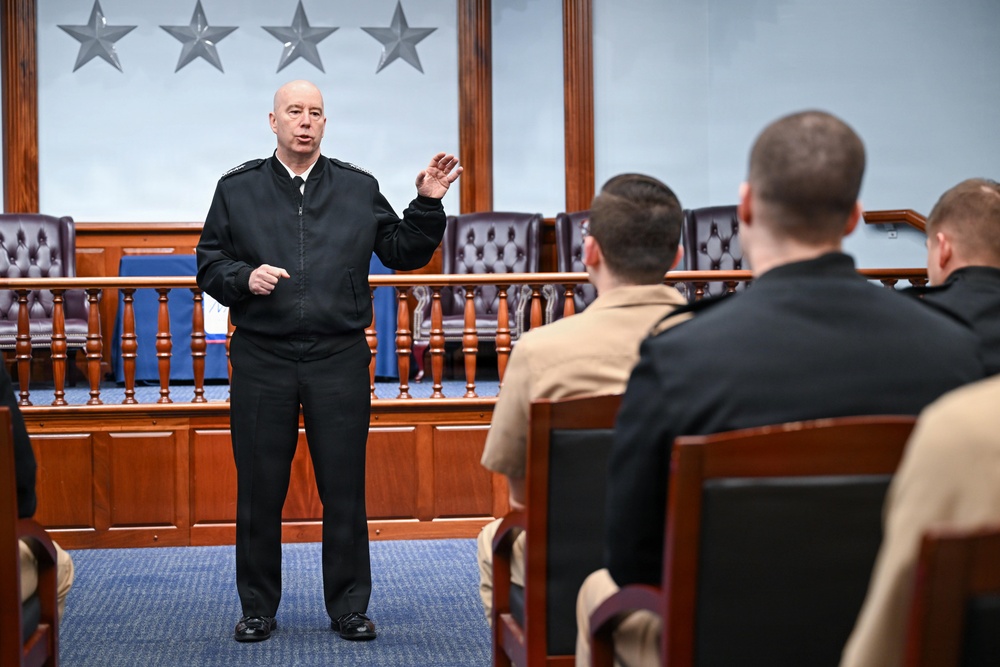 Admiral Houston visits NNPTC