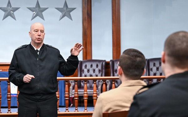 Admiral Houston visits NNPTC