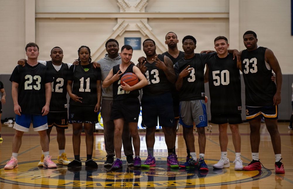 Intramural basketball: 436th APS v. 436th SFS