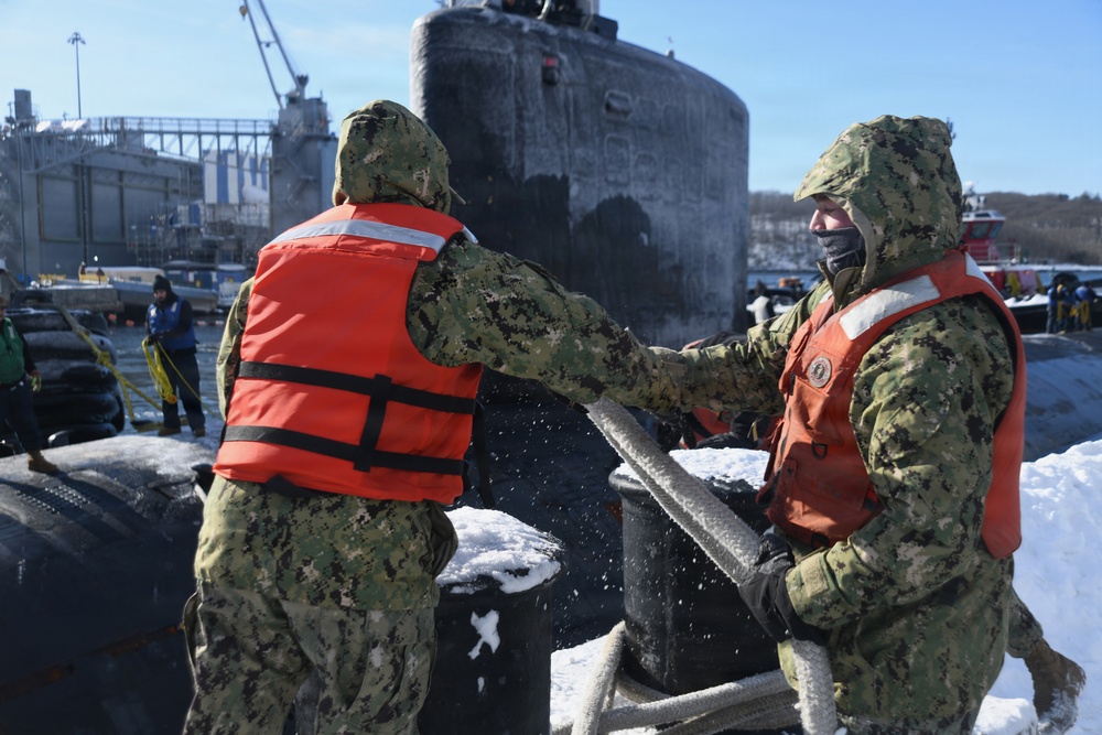 USS Virginia (SSN 774) Moors Pier Side at SUBASE.