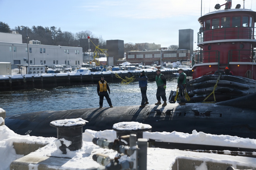 USS Virginia (SSN 774) Moors Pier Side at SUBASE.