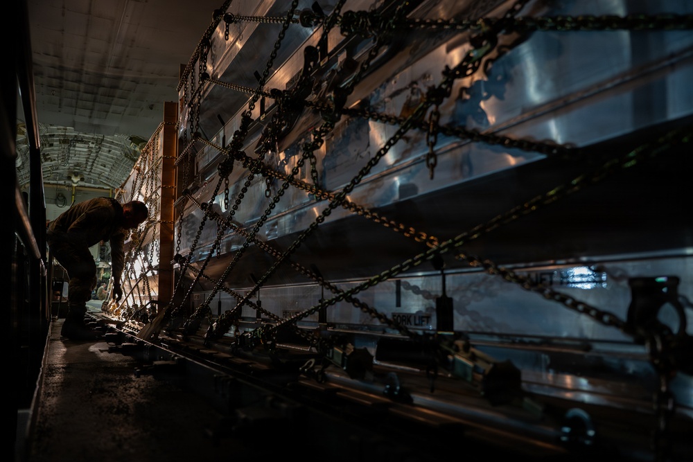 16th EAS conducts cargo mission within CENTCOM AOR