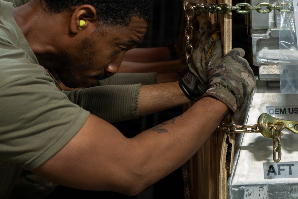 16th EAS conducts cargo mission within CENTCOM AOR