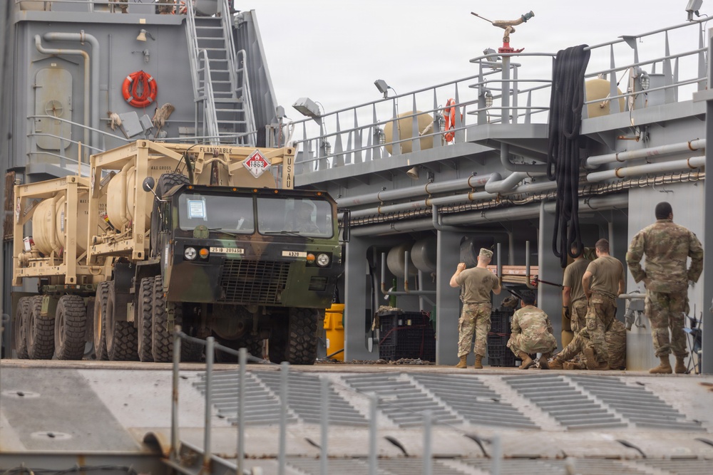 LSV-8 Supports 25th CAB Equipment Transport