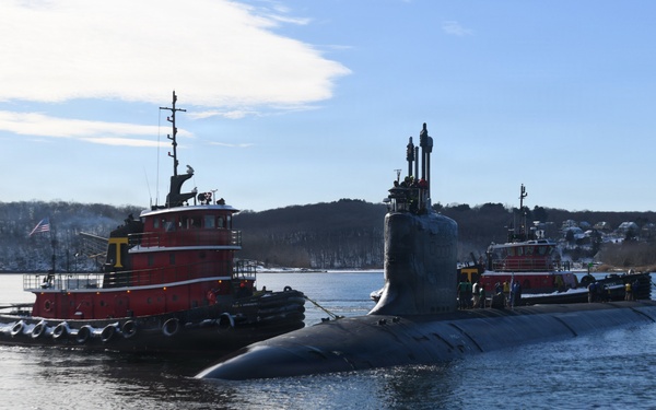 USS California (SSN 781) Moors Pier Side at SUBASE