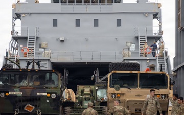 LSV-8 Supports 25th CAB Equipment Transport