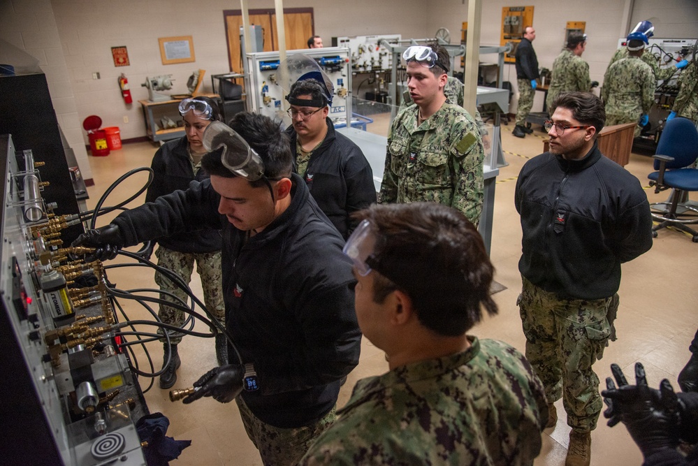 Surface Warfare Engineering Schools Command (SWESC) Great Lakes Instructors Train Next Generation of U.S. Navy Cargo Weapons Elevator Operators