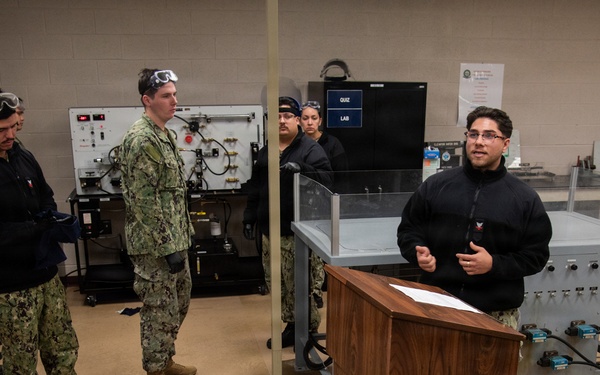 Surface Warfare Engineering Schools Command (SWESC) Great Lakes Instructors Train Next Generation of U.S. Navy Cargo Weapons Elevator Operators