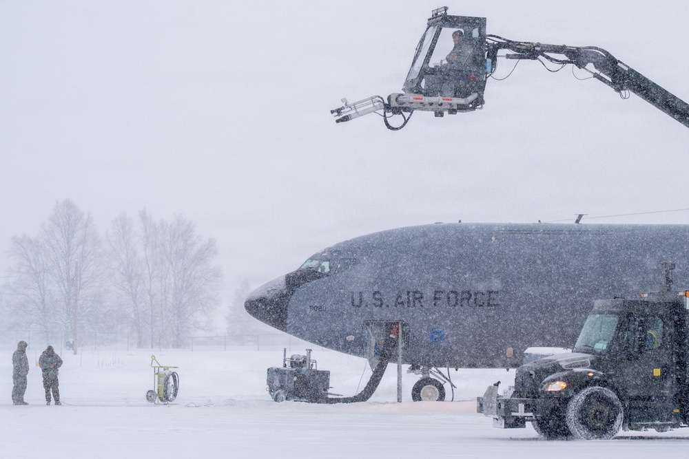 JBER Flightline Snow Removal