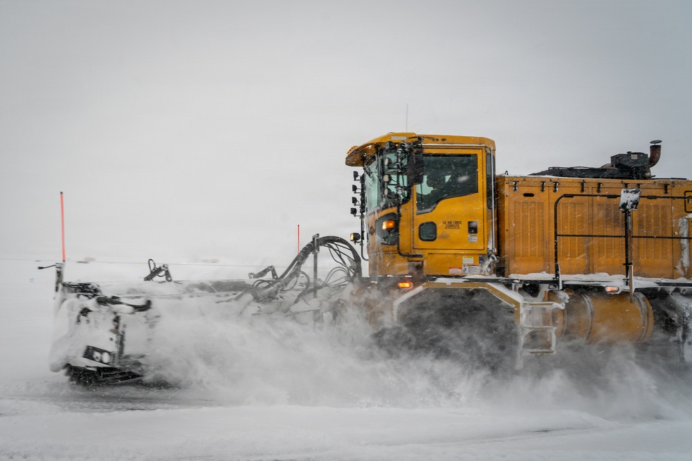 JBER Flightline Snow Removal