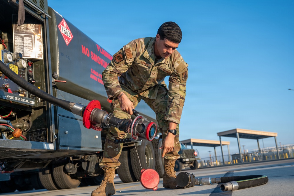 New Defueling Hose Improves Aircraft Turnaround Time