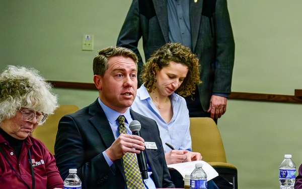 V.A. Secretary vows to end ‘fog’ of bureaucracy in blunt Wyoming roundtable