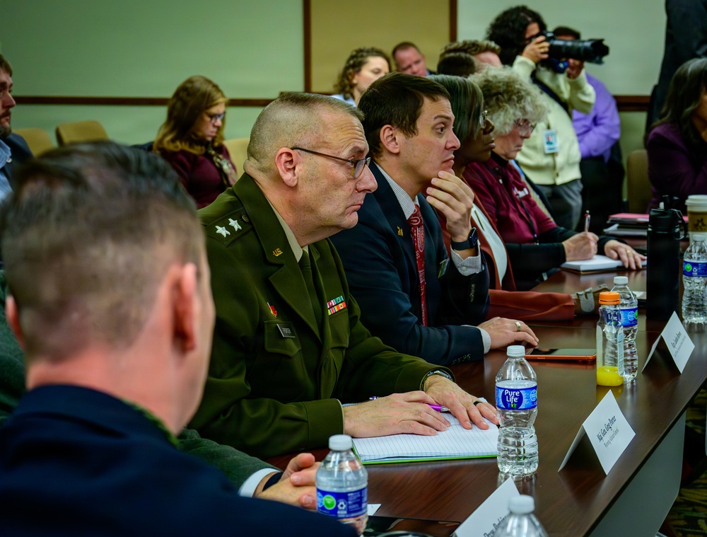 V.A. Secretary vows to end ‘fog’ of bureaucracy in blunt Wyoming roundtable