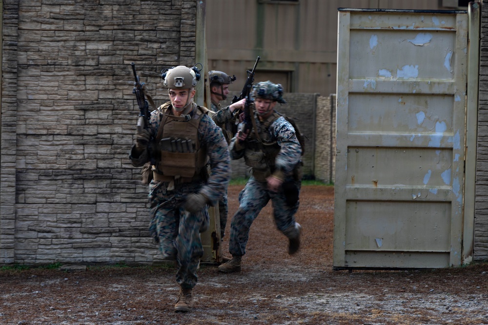 24th MEU Conducts Force-On-Force Training