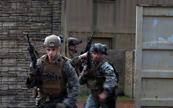 24th MEU Conducts Force-On-Force Training