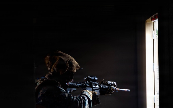 24th MEU Conducts Force-On-Force Training